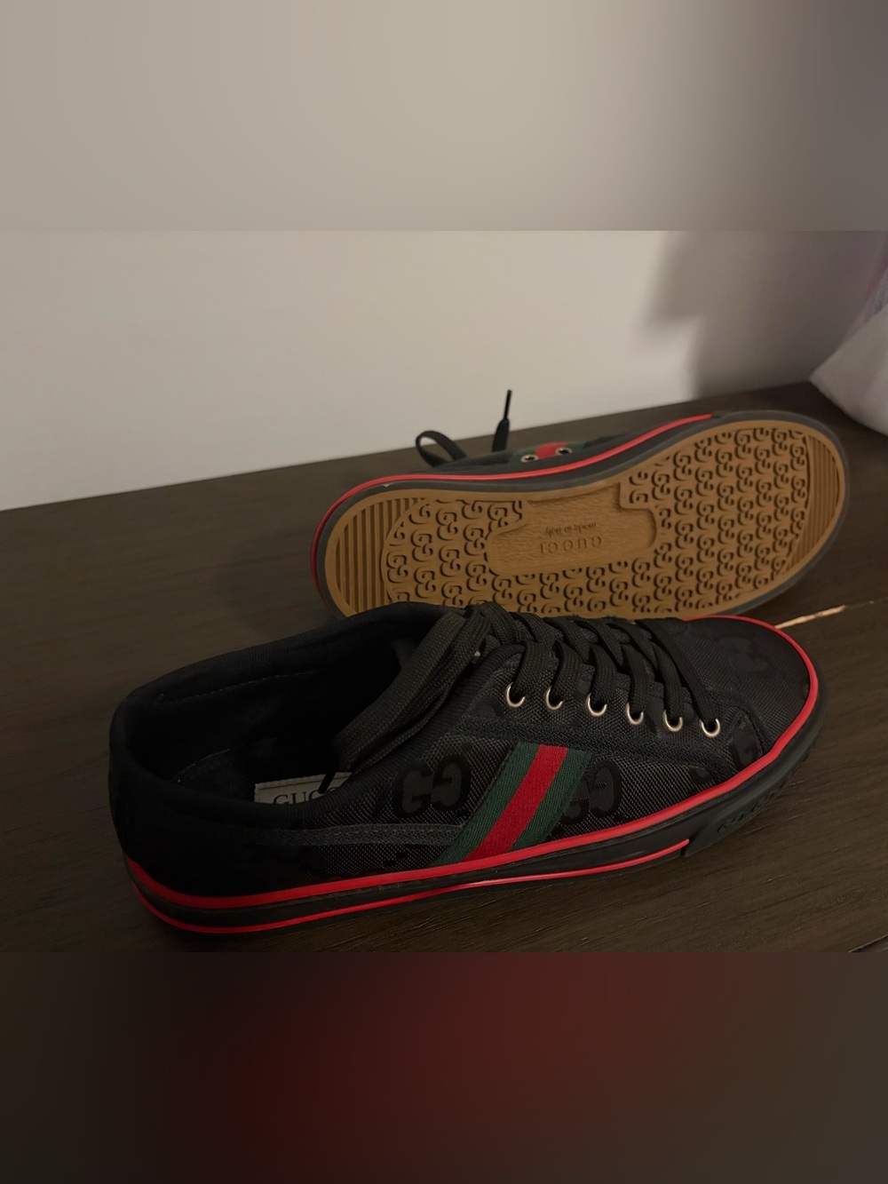 Gucci Tennis 1977’s Black Low-Top Sneakers with Green and Red Web Stripe